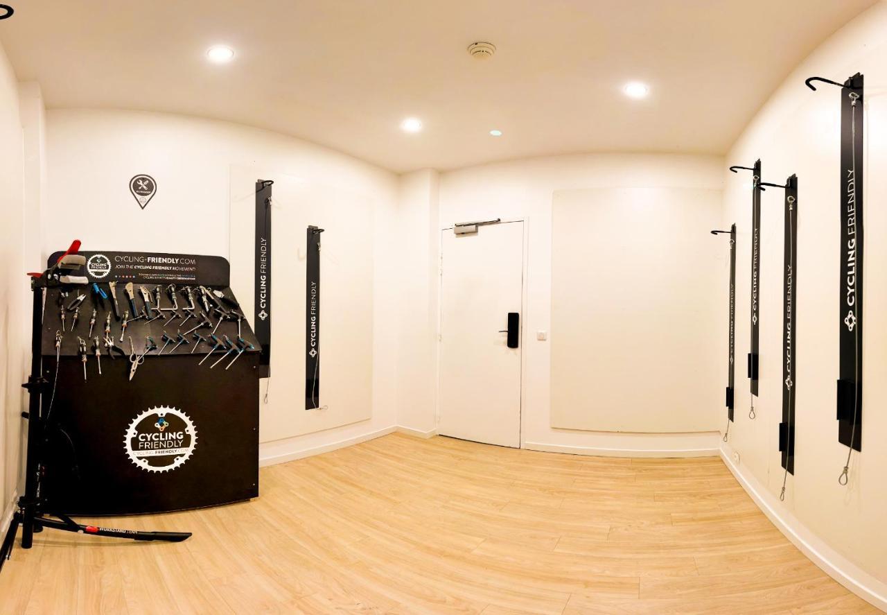 Belfry & Spa By Ligne St Barth Lourdes Exterior foto The bike room at the headquarters of the National Road Race Championship